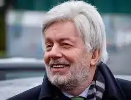 Легендарният бивш шеф на БФС Валентин Михов с шокираща изповед: Мутра ме пребиваше години наред!