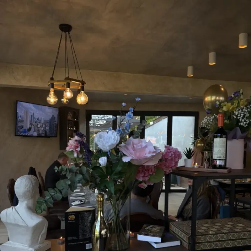 Little Sofia посреща гости на входа на Южния парк