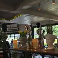 Little Sofia посреща гости на входа на Южния парк