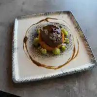 Little Sofia посреща гости на входа на Южния парк