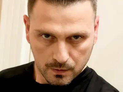 Луд фен си татуира Саното (Снимка)