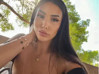 Любимата на Юксел – бременна в 5-ия месец! Тв водещият на седмото небе от щастие (СНИМКИ)