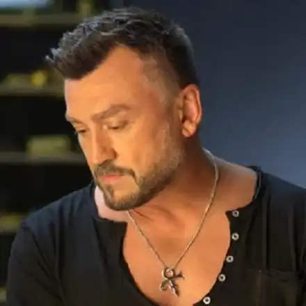 Любо Киров  за първи път  позира гол