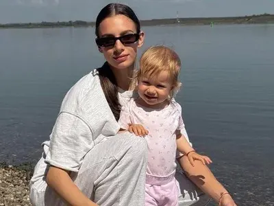 Мадлен Радуканова заведе бебето на село