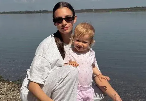 Мадлен Радуканова заведе бебето на село