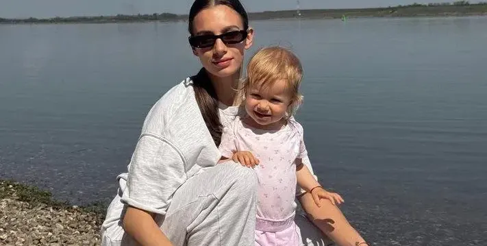 Мадлен Радуканова заведе бебето на село