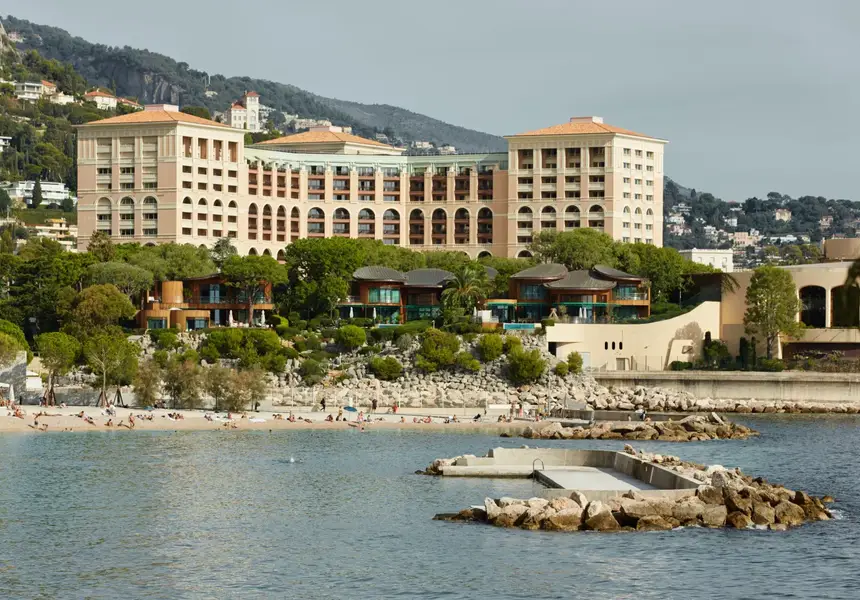 Между залог и загар: Най-добрите и популярни плажове с казино до тях