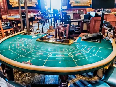 Между залог и загар: Най-добрите и популярни плажове с казино до тях