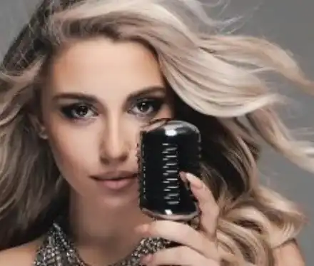 Михаела Маринова играе Лили Иванова във филма за примата