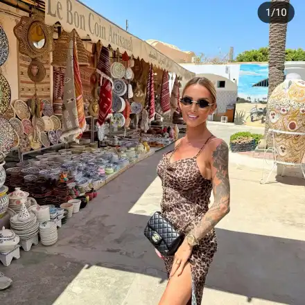 Мис България заголи бедър в Тунис