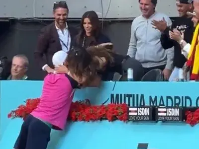 Новата на Гришо лъсна гола (Снимки за възрастни)