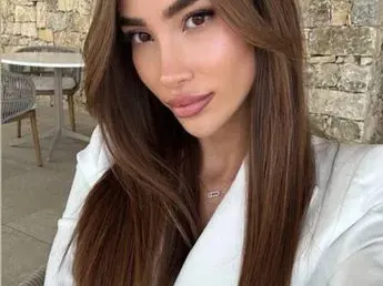 О, СВЕЩЕНА ПРОСТОТА!! Ферай изплиска: Сега, когато си направих големи ц*ци, ще ме загледа богат и силен мъж! (ВИЖ ТУК)