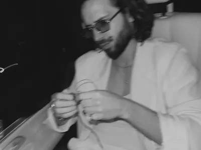 Папи Ханс при лъвовете в Кан