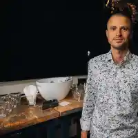 Писателят Иван Комита се венча тайно