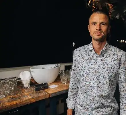 Писателят Иван Комита се венча тайно