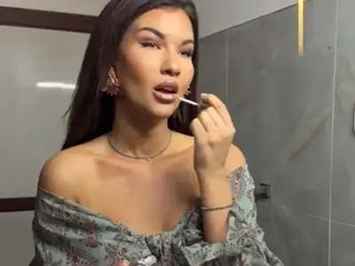 Победителката в "Ергенът" Косара МЕНТЕ дизайнерка и ЛЪЖКИНЯ