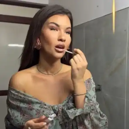 Победителката в "Ергенът" Косара МЕНТЕ дизайнерка и ЛЪЖКИНЯ