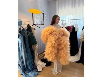 Победителката в "Ергенът" отиде на фестивала в Кан