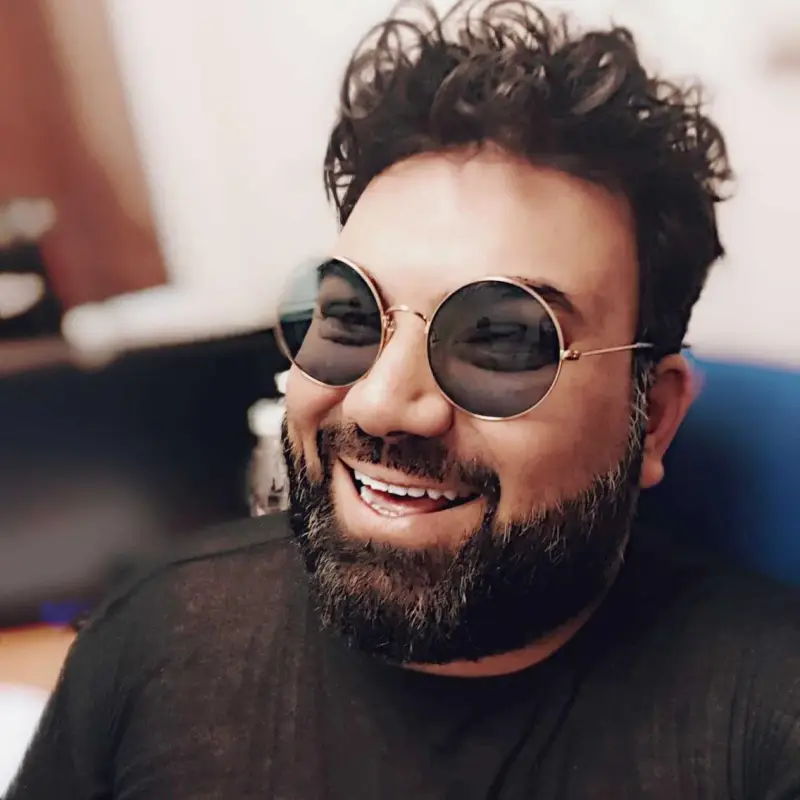 Понеже е неустоим красавец: Най-големият страх на Мон Дьо е да не го УРОЧАСАТ