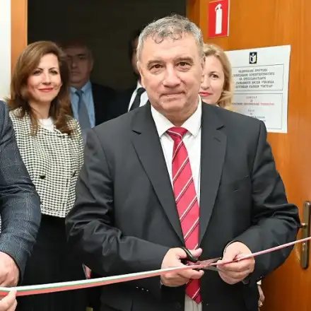 Проверяват трима ректори – плагиати