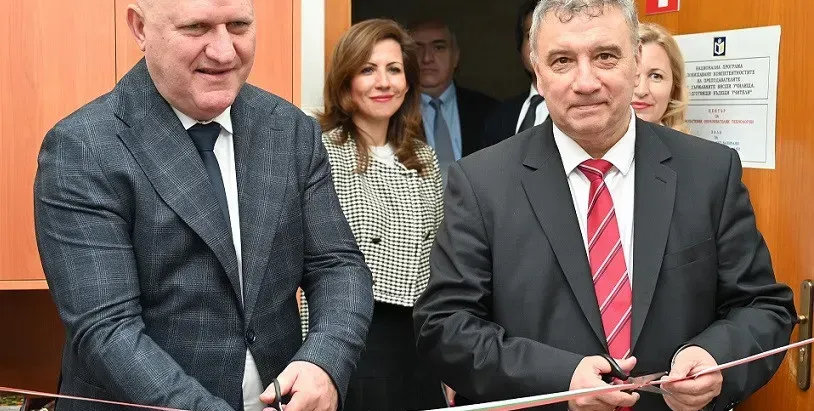 Проверяват трима ректори – плагиати