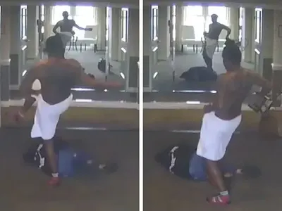 Пъф Деди карал жиголо да уринира в устата на приятелката му, дъщерите му напуснаха погнусени съда 18+