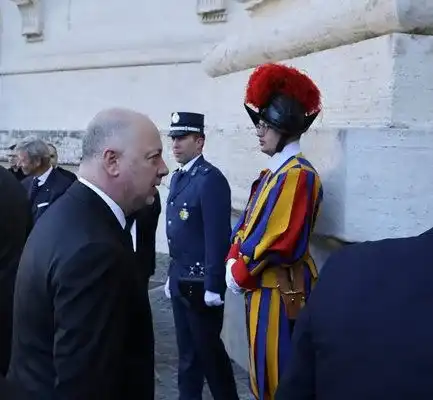 Росен Желязков изпрати папа Франциск, отива и при наследника му