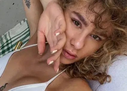 Щерката на президента Радев с 2-минутна роля в Народния театър СНИМКИ