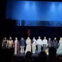 Щерката на президента Радев с 2-минутна роля в Народния театър СНИМКИ