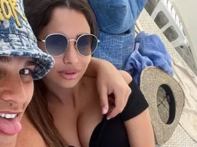 Синът на ДесиСлава празнува годишнина с гаджето