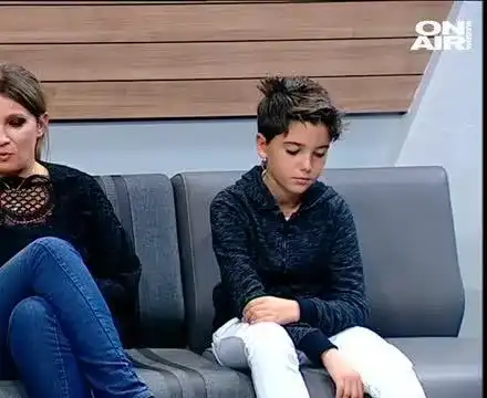 Синът на Карла Рахал - Матю е звезда в "Майките"