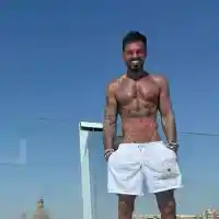 Скандална целувка взриви мрежата! Падна ли нова жена в капана на Джизъса?