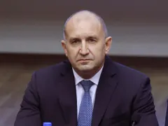 С*кс компромат ли направи Румен Радев противник на еврото?