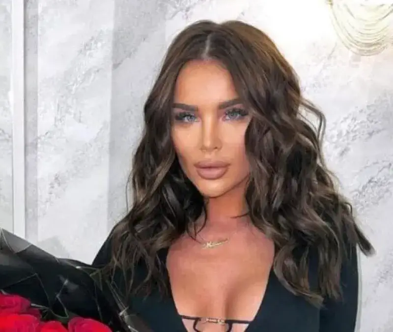 Сладката и наивна Мартина от „Ергенът“ се оказа измамница?