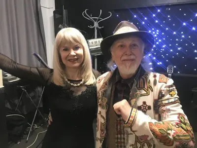 След 33 години любов: Роси Русева и Жоро Стоев се венчаха в църква