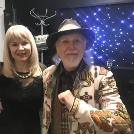 След 33 години любов: Роси Русева и Жоро Стоев се венчаха в църква