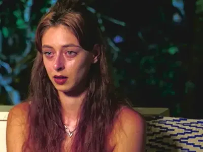 След „Ергенът“!! Клаудия реве във видео: Гаджето ми е някакъв тъп, недоносен дебил! (виж как СЕ ИЗГАВРИ с Виктор)