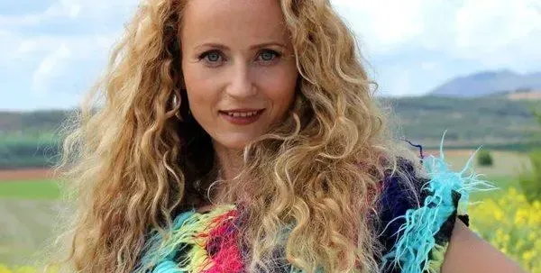 След като напуснала Слави: Деси Добрева продавала бижута и недвижими имоти в САЩ