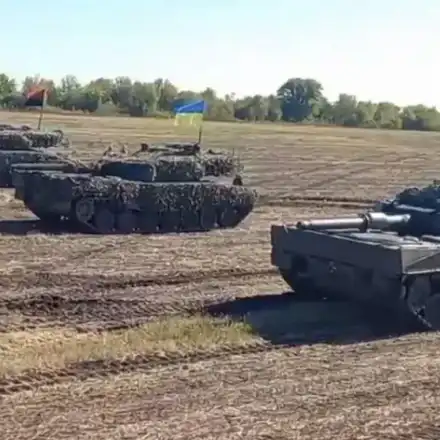 След загубата на над 1000 танка: Украйна променя стратегията за използване на бронирана техника