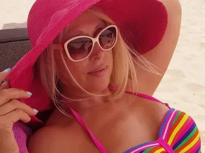 Тази секси мацка е баба!? Кристина Димитрова чака трето внуче