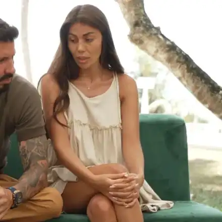 Тя пак е неадекватна!! Рупецова: Бившият ми агресира към мен, запорира ми сметките! (а човекът си взел собствените пари)