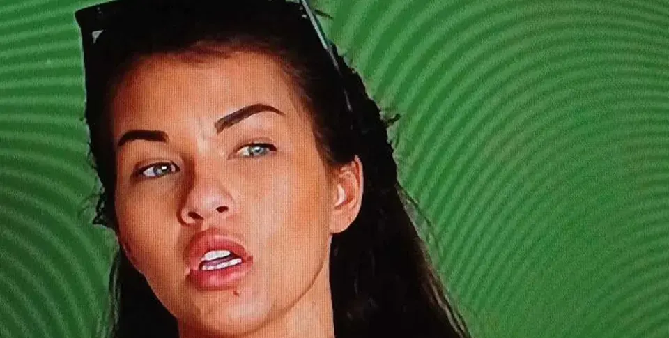 УЖАС!! Косара се докара на глиган с фотошоп и кресна: Знам, че ме следиш! Мри, куче мръсно! (виж потреса + СНИМКИ)