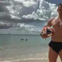 Валери Божинов пусна коремче (СНИМКИ)