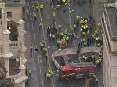 Видео показва момента, в който автомобилът помита феновете на "Ливърпул"