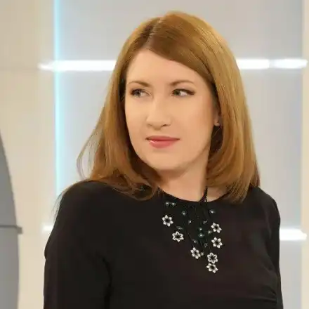 Внучката на Лидия Ковачева има още 3 сестри! Евгения Атанасова искала да е художник