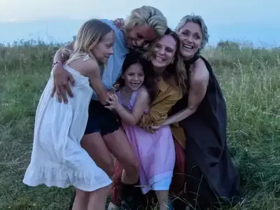 Внучката на Мария Каварджикова е звезда в “Те, вълните”