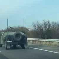 Военна техника тръгва по пътищата