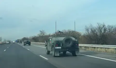 Военна техника тръгва по пътищата