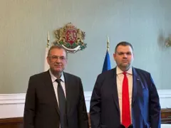Делян Пеевски, лидер на ДПС и ПГ на ДПС-НОВО НАЧАЛО се срещна с доц. д-р Джевдет Чакъров. Обединение в името на хората и целостта на ДПС