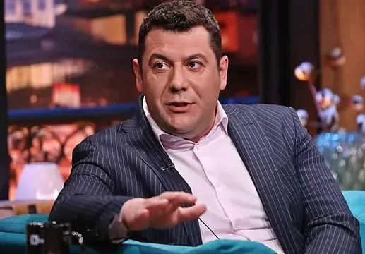 Евгени Будинов вдига сватба